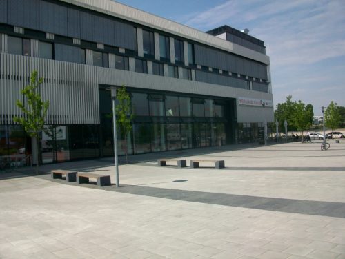 München, Parkstadt Schwabing - Bankfüße